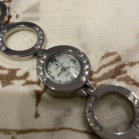 Louis Arden Silver watch with rhinestones - Picture 4 of 4